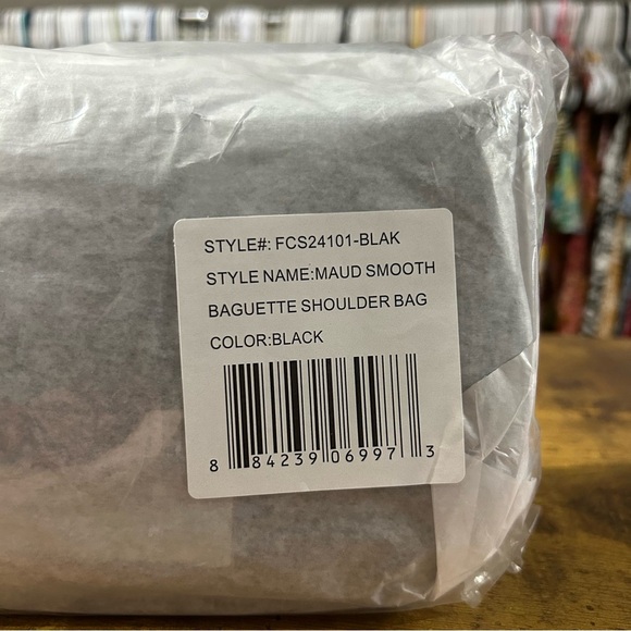 French Connection Maud Smooth Baguette Shoulder Bag and Crossbody Black NWT - Picture 10 of 10